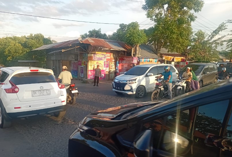 Kemacetan di Jembatan Cot Iri Butuh Kehadiran Polisi, Ini yang Dilakukan Mereka