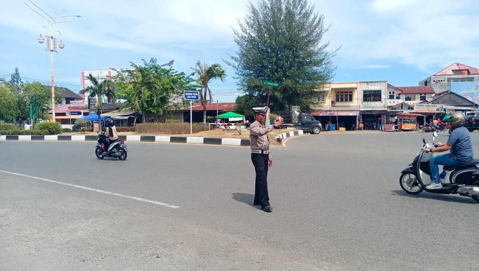 Jelang Shalat Jumat, Satlantas Polresta Banda Aceh Atur Lalulintas 