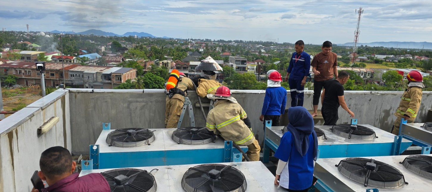 Dinding Bagian Luar TTC Telkomsel di Darul Imarah Terbakar, Api Berasal Cerobong Knalpot