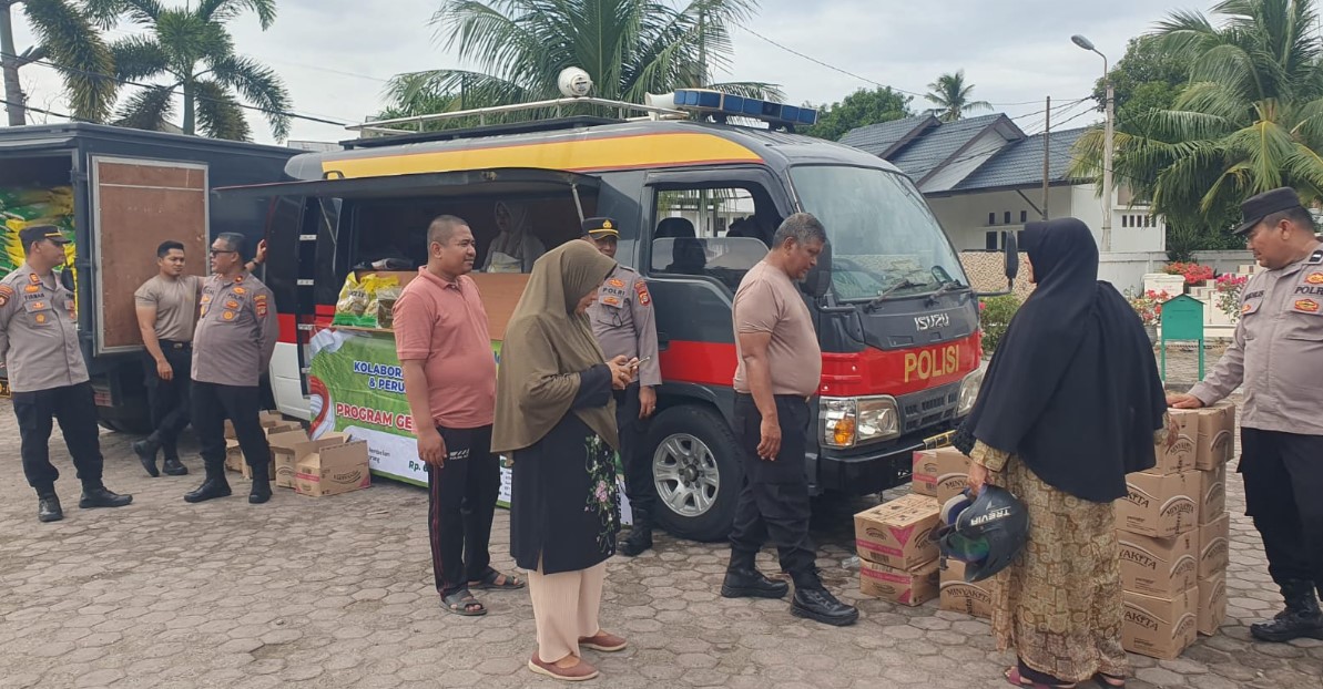 Polresta Banda Aceh Kembali Menggelar Pasar Murah di Lampeuneurut