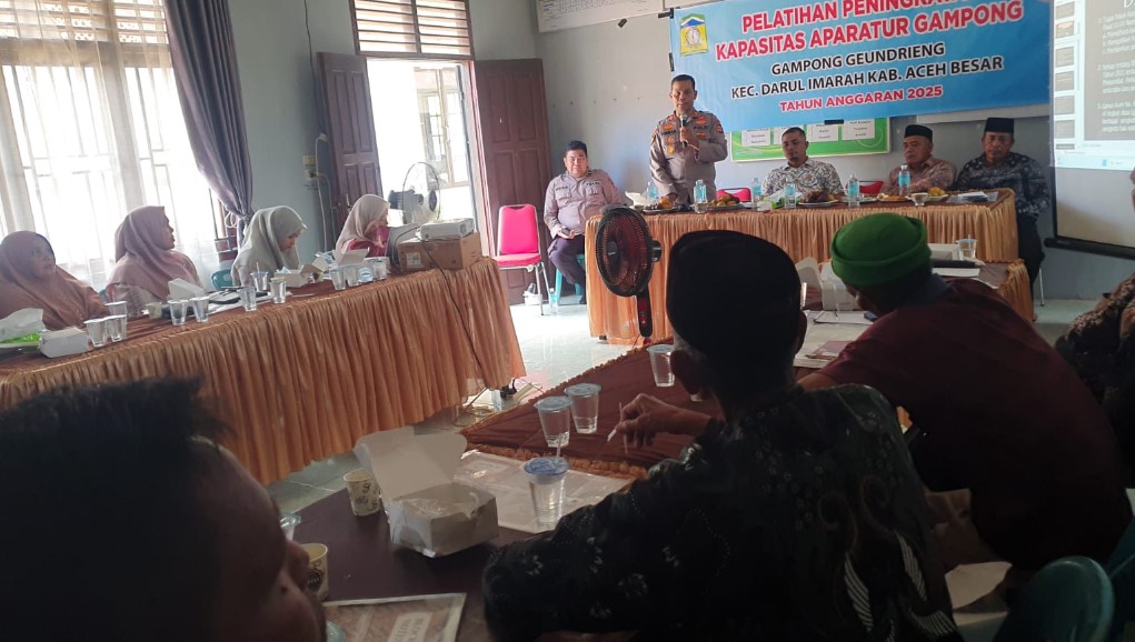 Kapolsek Darul Imarah Tegaskan Pentingnya Peran Bhabinkamtibmas Dalam Bersinergi di Desa