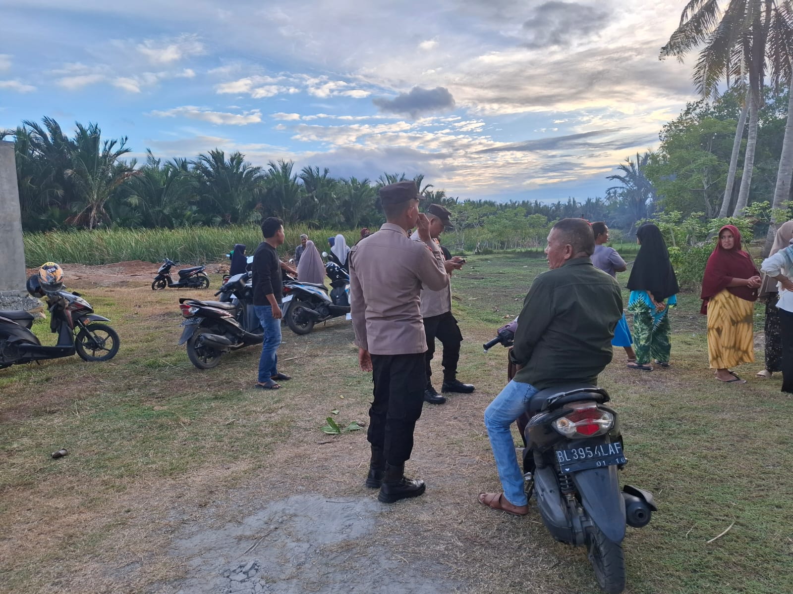 Polsek jajaran Polresta Banda Aceh Gelar Patroli Kamtibmas, Ajak Warga Bersama Jaga Lingkungan Tetap Kondusif