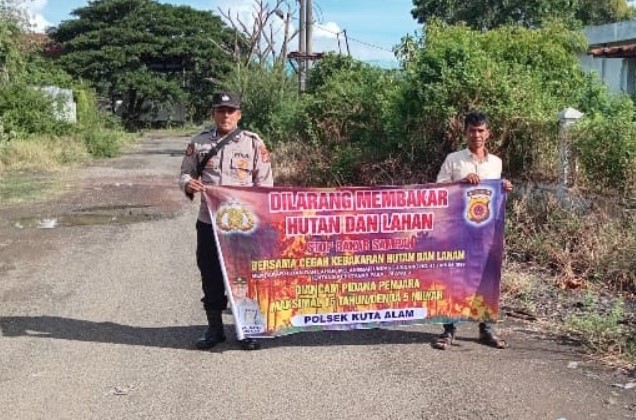 Cegah Karhutla, Polsek Jajaran Polresta Banda Aceh Gencarkan Patroli dan Edukasi Warga - Tribratanews Polresta Banda Aceh