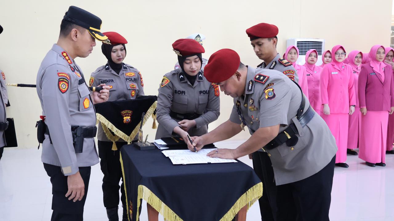 Kasatreskrim dan Kapolsek Jajaran Polresta Banda Aceh di Serahterimakan