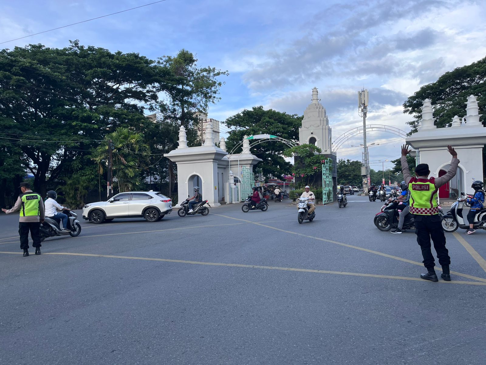 Strong Point” Polresta Banda Aceh: Sentuhan Humanis Polri Ciptakan Lalu Lintas Aman dan Kondusif - Tribratanews Polresta Banda Aceh