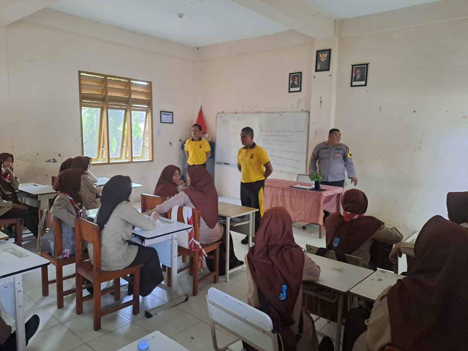 Polsek Kutaraja Sosialisasi Penerimaan Murid Baru SMA KTB di SMP Negeri 12