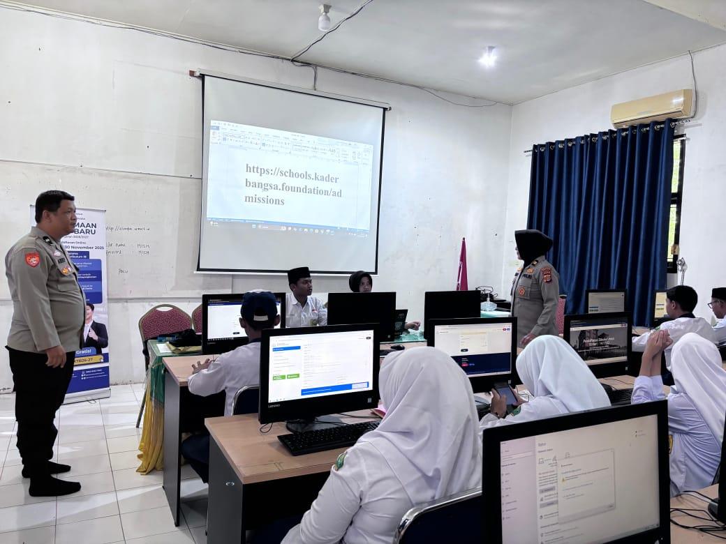 Siswa SMP Negeri 19 Percontohan Terima Sosialisasi Terkait  Pendaftaran SMA KTB dari Personel Polresta Banda Aceh 