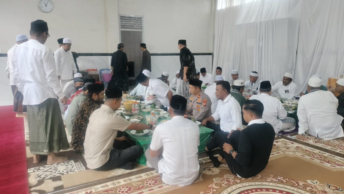 Personel Polsek Ingin Jaya Hadiri Maulid Nabi Muhammad SAW di Pesantren Al Ikhlas 