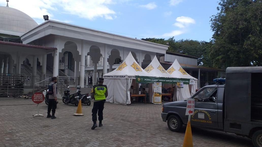 Berikan Kenyamanan Warga Beribadah, Personel Polisi PAM Mesjid