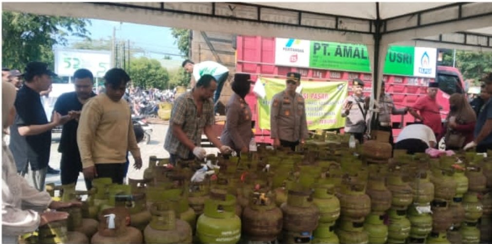 Kapolresta Banda Aceh Tinjau Pendistribusian Gas LPG di Syiah Kuala 