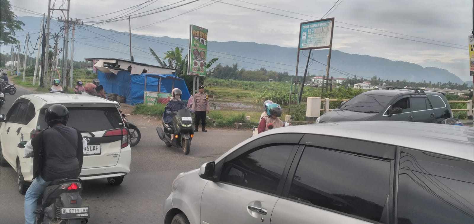 Warga Harapkan Kemacetan di Jembatan Cot Iri Terurai, Ini Yang Dilakukan Polisi