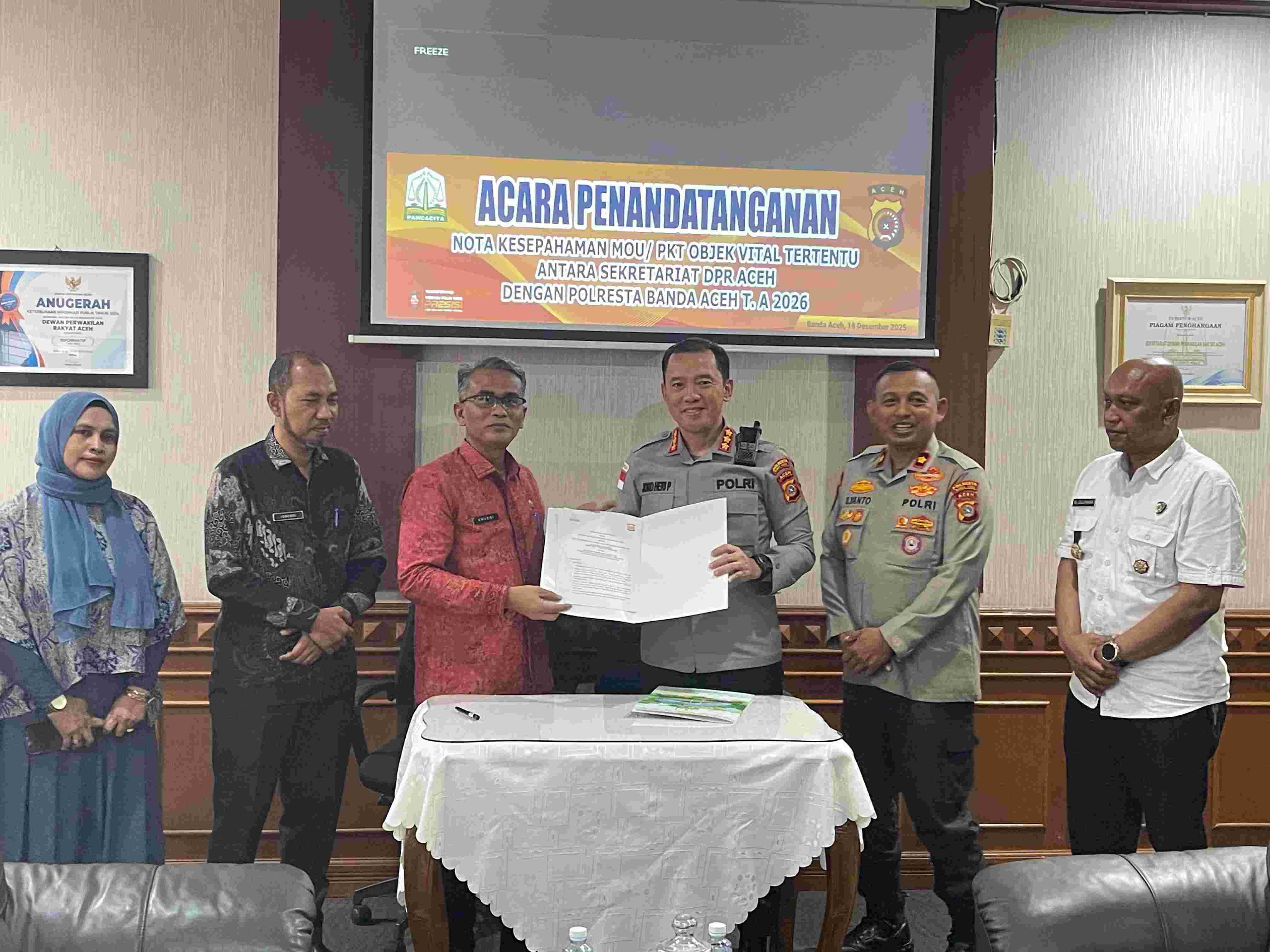 Kapolresta Teken MoU di Gedung DPR Aceh