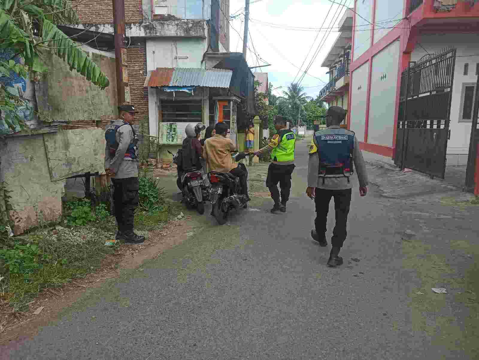 Bhabinkamtibmas Patroli Sambang Dialogis bersama warga Gampong