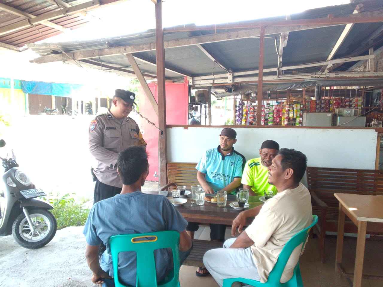 Saweu Keude Kupi Cara Kebersamaan Bhabinkamtibmas Dengan Warga di Banda Aceh