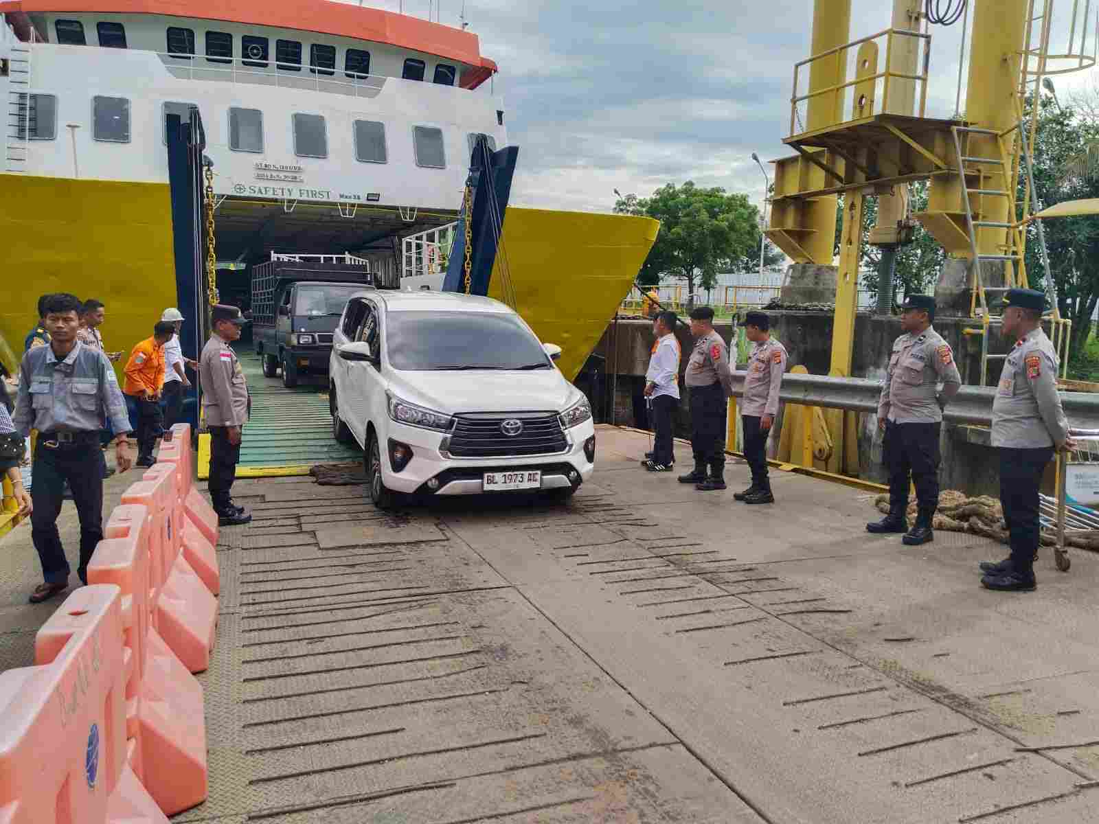 Polresta Pastikan Penyeberangan Penumpang di Pelabuhan Ulee Lheue Aman dan Lancar