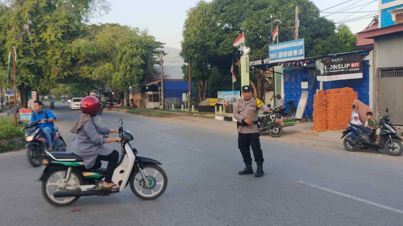 Polisi Hadir Pagi Hari, Lakukan Strong Point Beri Rasa Aman Pengguna Jalan