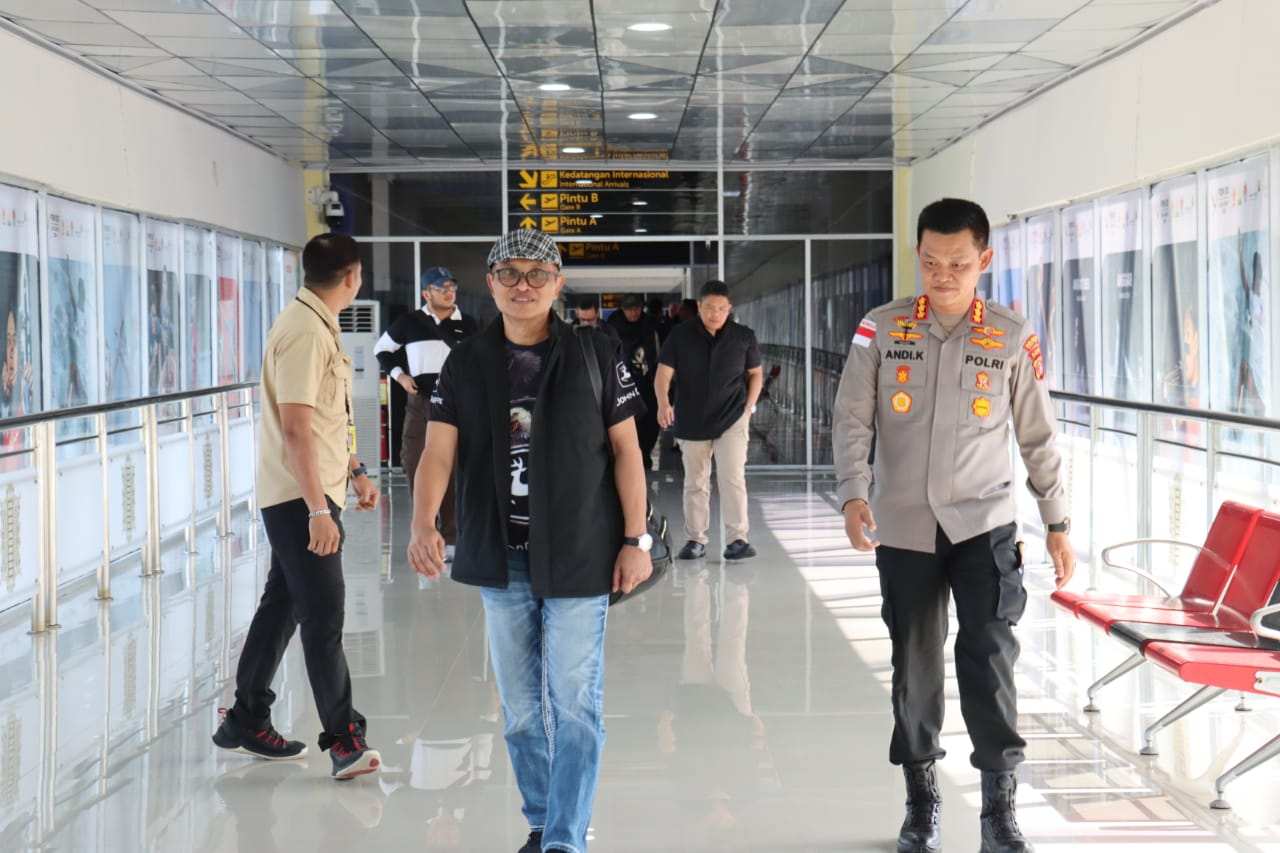 Kapolresta Banda Aceh Dampingi BJP Moffan dan Rombongan di Bandara SIM