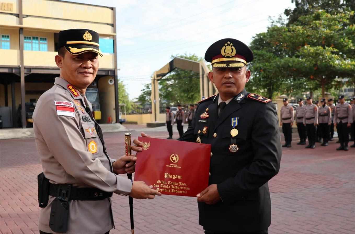 36 Personel Polresta Banda Aceh Terima Tanda Kehormatan Satya Lancana Pengabdian dari Presiden - Tribratanews Polresta Banda Aceh