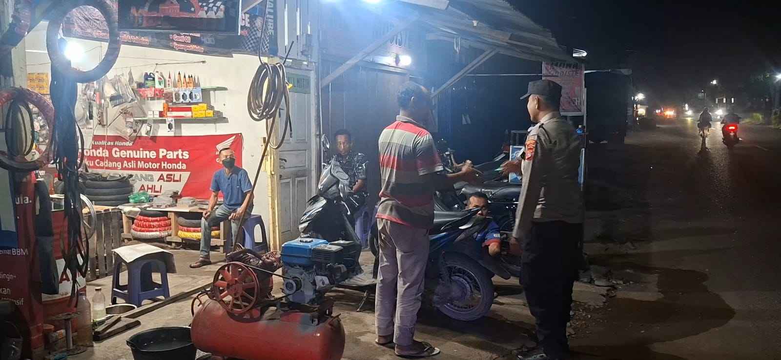 Patroli Humanis Polresta Banda Aceh  Jalin Kedekatan dengan Warga - Tribratanews Polresta Banda Aceh