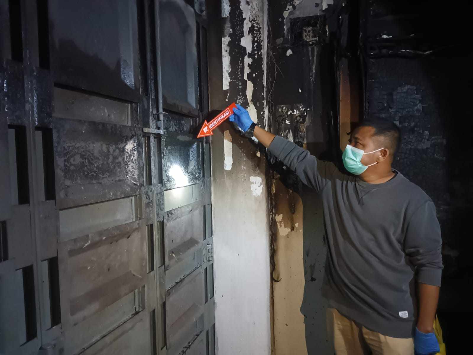 Toko Ponsel di Peuniti Terbakar, Polisi Selidiki Penyebabnya - Tribratanews Polresta Banda Aceh
