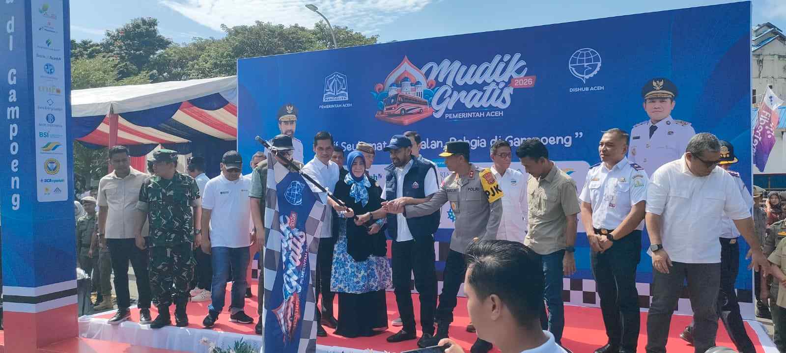 Forkopimda Lepas Keberangkatan Mudik Gratis di Terminal Bus Batoh