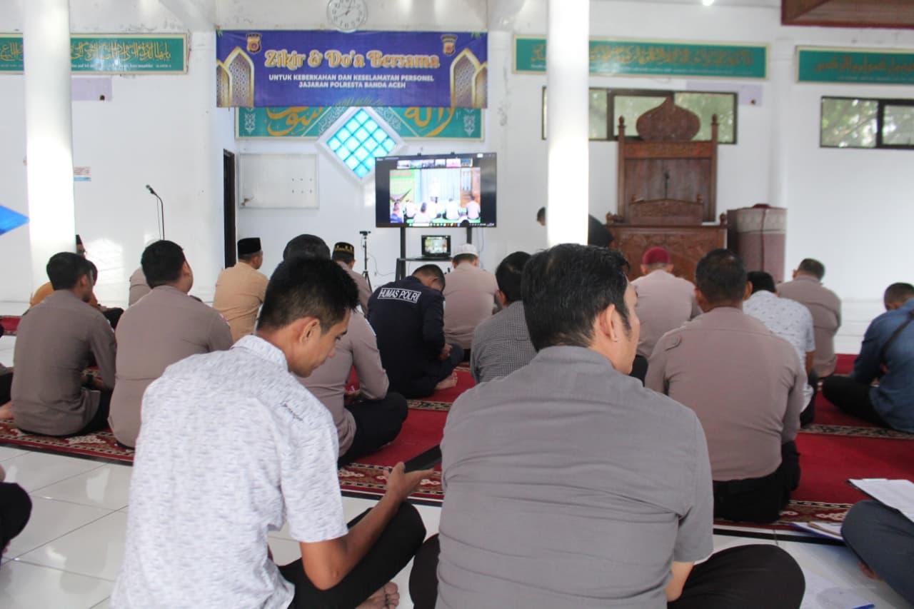 Personel Polresta Baca Surat Yasin Guna Perkuat Keimanan dan Ketakwaan   - Tribratanews Polresta Banda Aceh