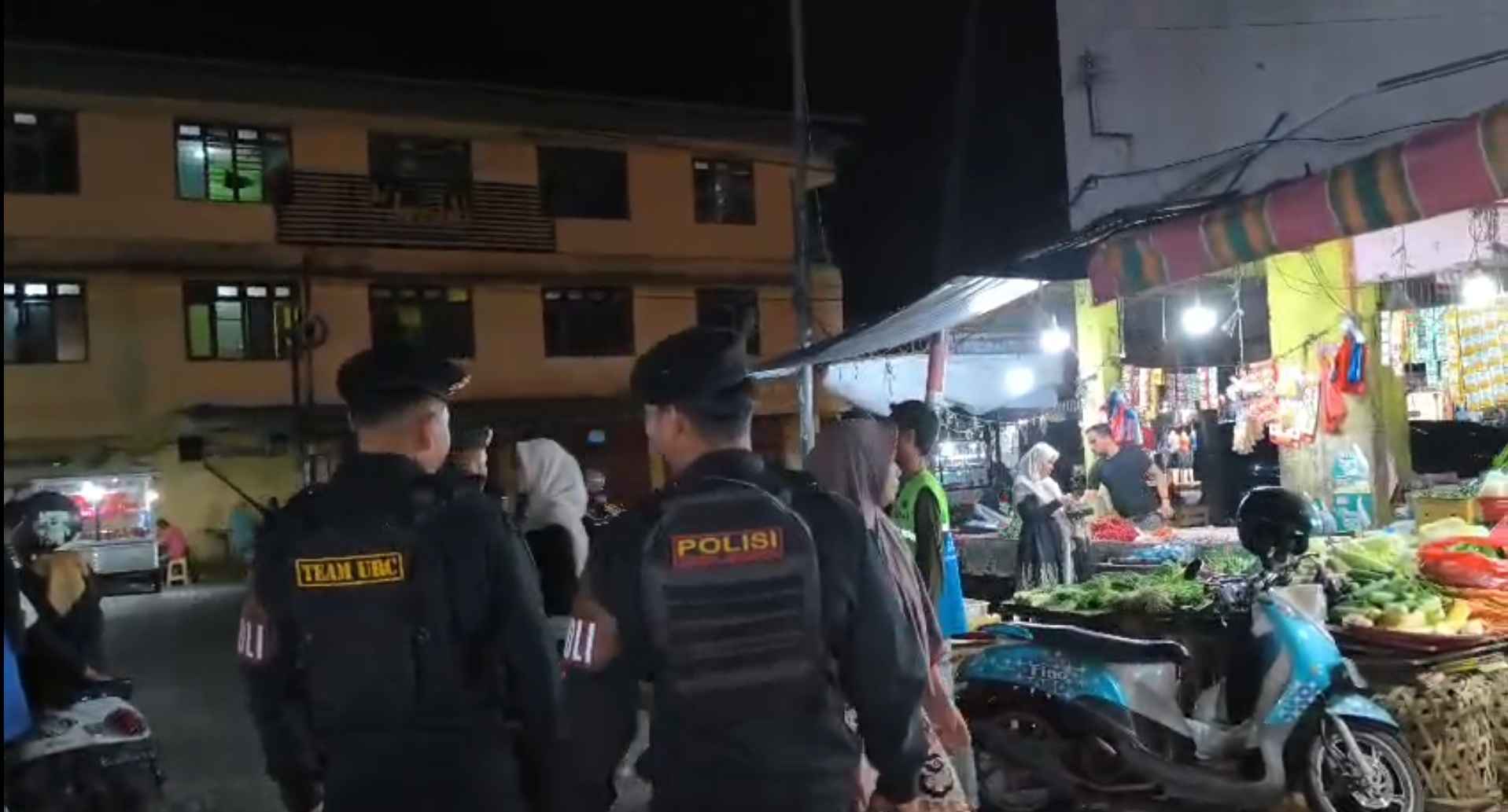 Patroli Presisi di Pusat Ekonomi, Polresta Banda Aceh Berikan Rasa Aman Untuk Masyarakat - Tribratanews Polresta Banda Aceh