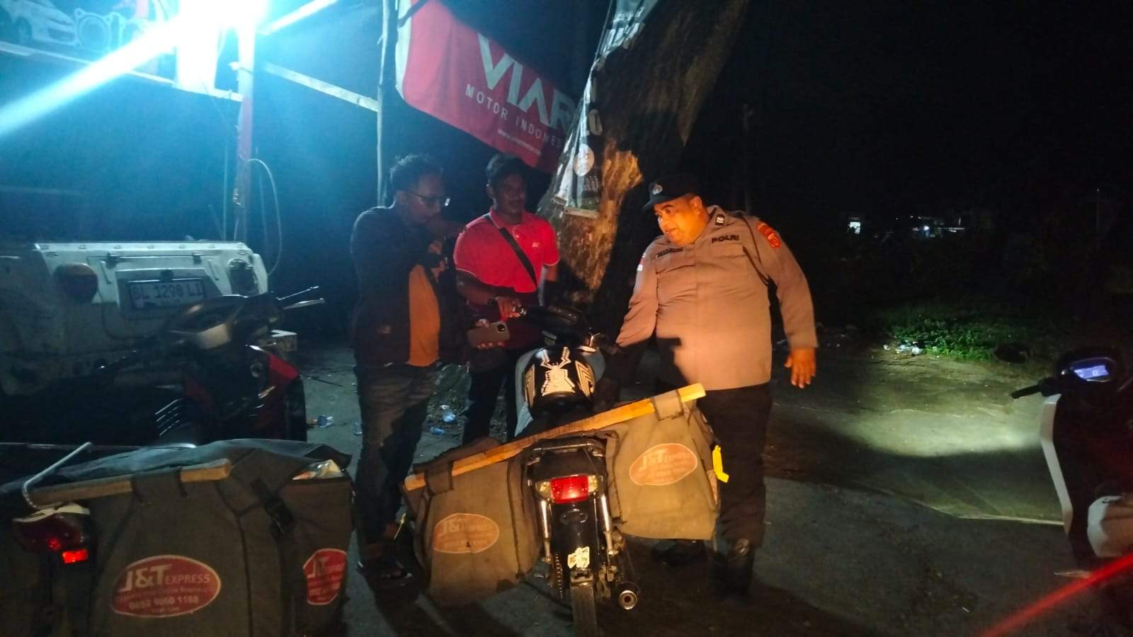 Patroli Dialogis, Polresta Banda Aceh Ajak Warga Jaga Kamtibmas - Tribratanews Polresta Banda Aceh