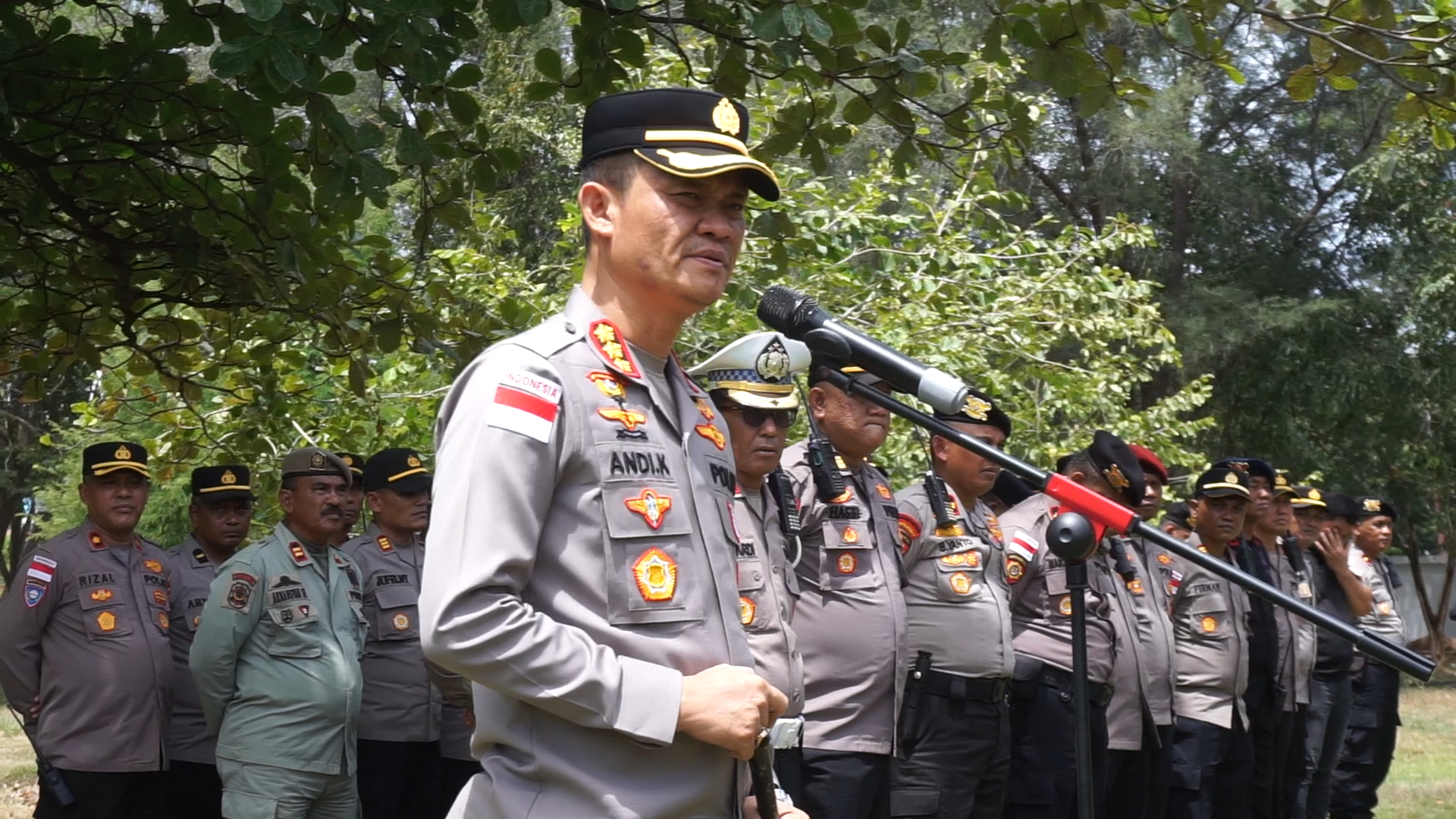 Kapolresta Banda Aceh Ajak Personel Layani Massa Unjuk Rasa Secara Humanis - Tribratanews Polresta Banda Aceh