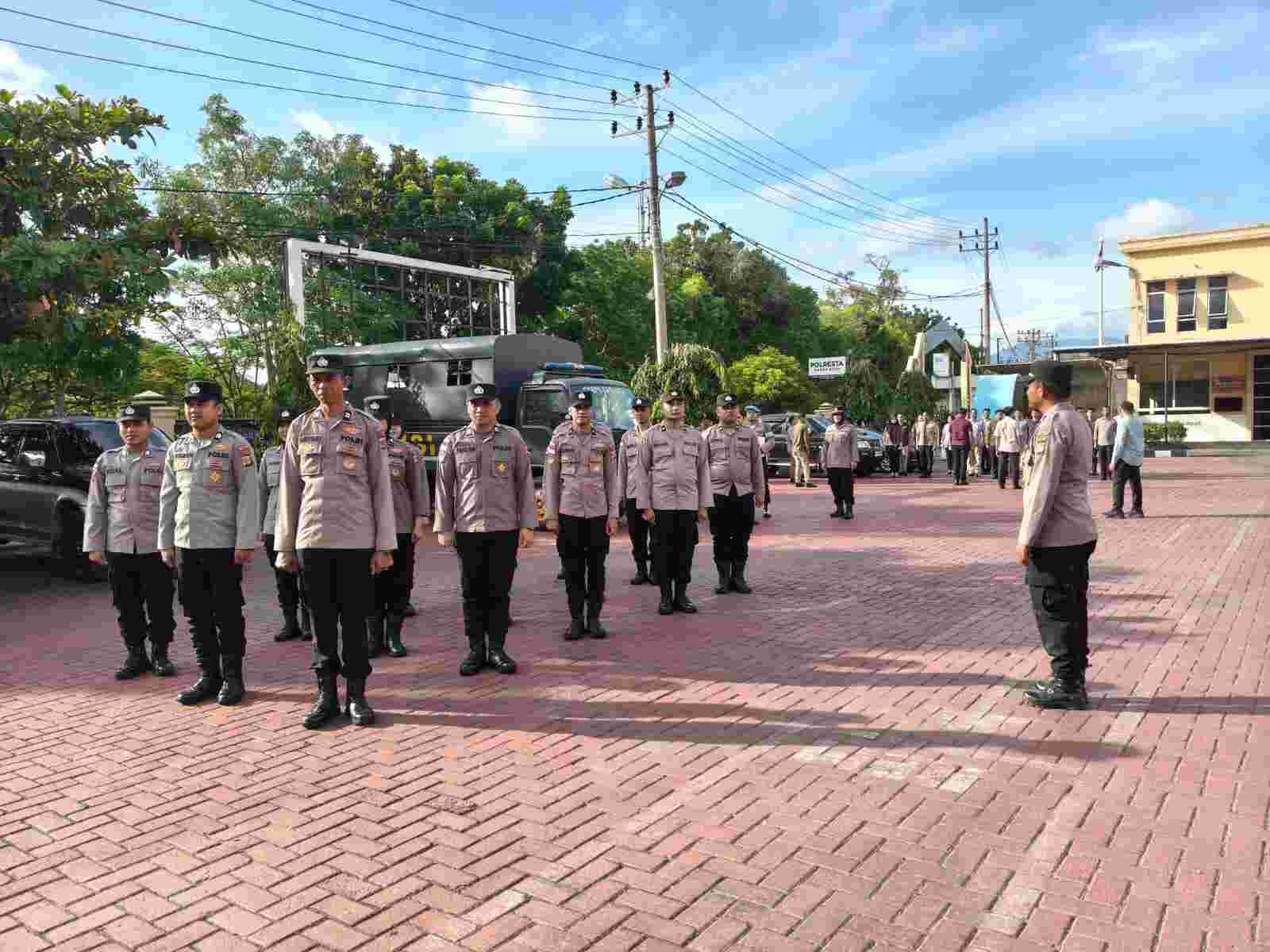 Melatih Keterampilan Berbaris, Polresta Banda Aceh Gelar PBB - Tribratanews Polresta Banda Aceh