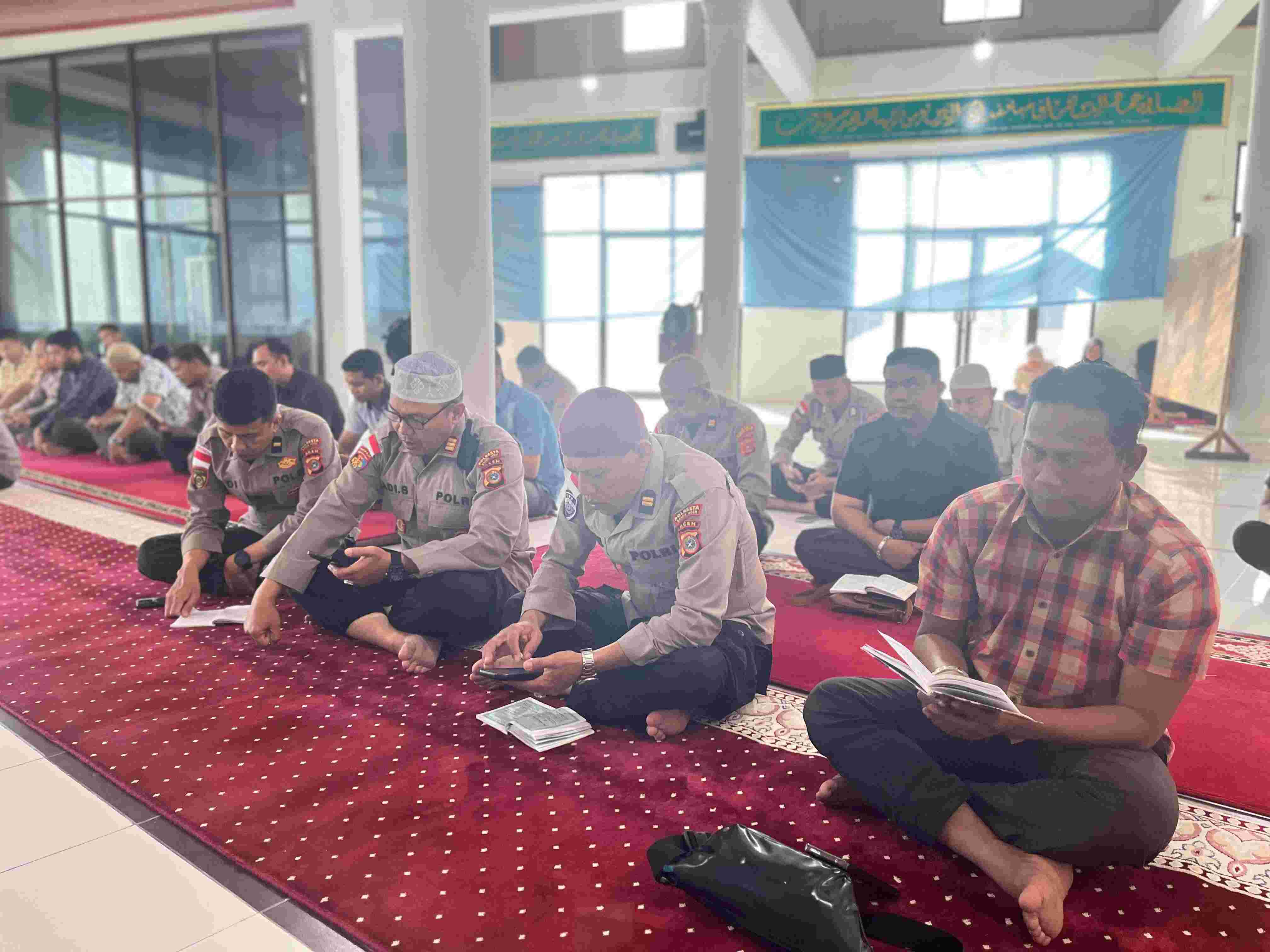 Tingkatkan Imtaq, Polresta Banda Aceh Gelar Wirid Yasin - Tribratanews Polresta Banda Aceh