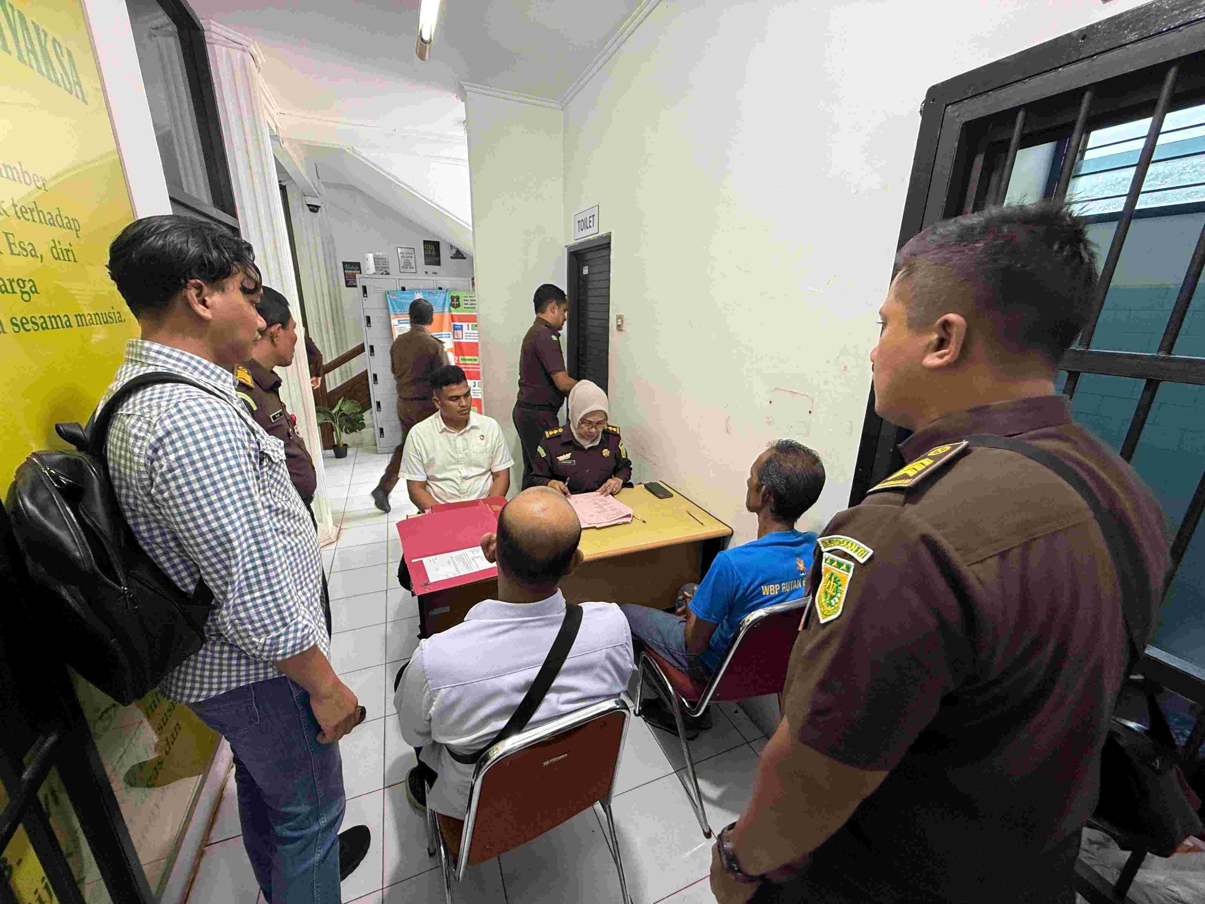 Penyidik Satresnarkoba Polresta Banda Aceh Serahkan Tiga Tersangka Kasus Narkoba ke Jaksa