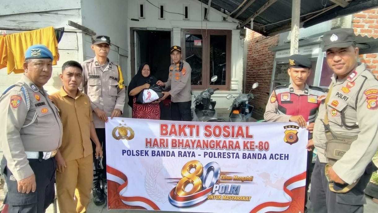 Polsek Banda Raya Tebar Kepedulian, Bansos Disalurkan kepada Warga dalam Rangka HUT Bhayangkara ke-80