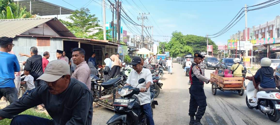 Polresta Banda Aceh Turunkan Personel Laksanakan Strong Point Cegah Kemacetan - Tribratanews Polresta Banda Aceh