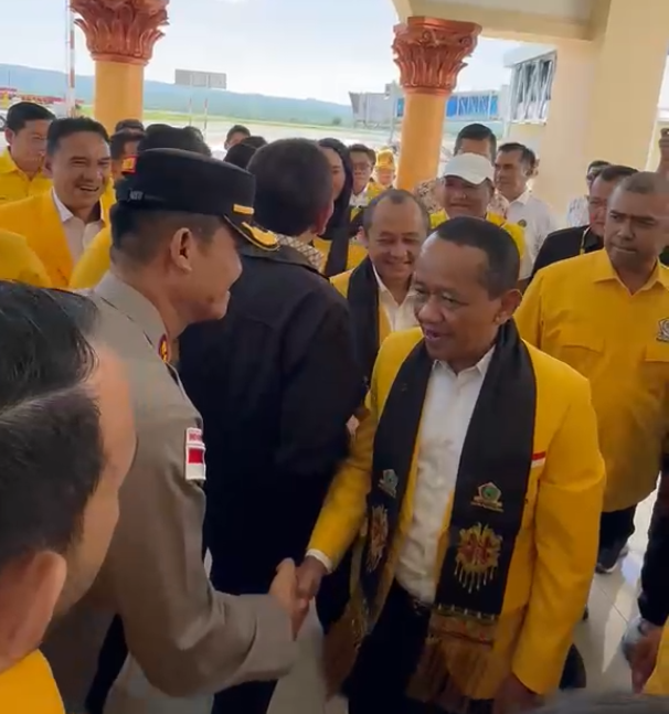 Bahlil Sampaikan Terima Kasih dan Apresiasi kepada Kapolda Aceh dan Kapolresta atas Susksesnya Pengamanan Pelantikan Rakerda Golkar - Tribratanews Polresta Banda Aceh