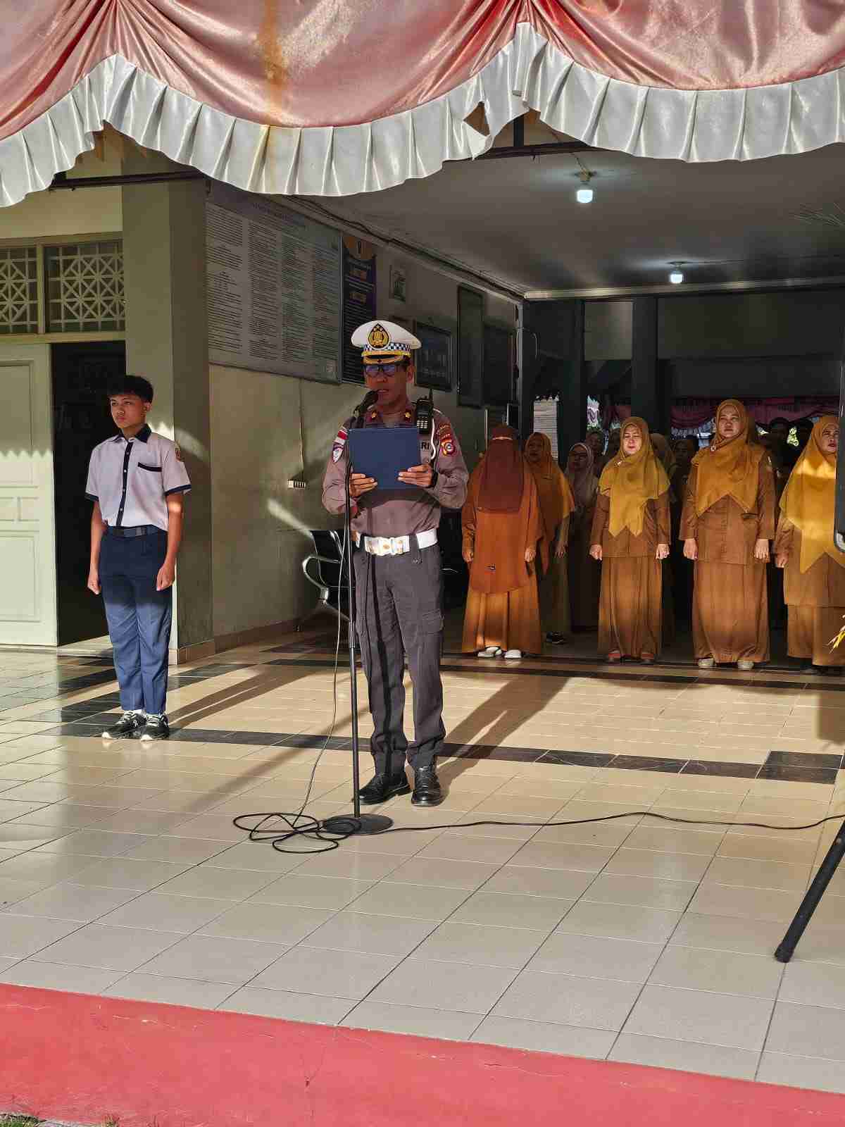 Menjadi Irup di SMA Negeri 4, Kasat Lantas Polresta Banda Aceh Berikan Edukasi Kamseltibcarlantas