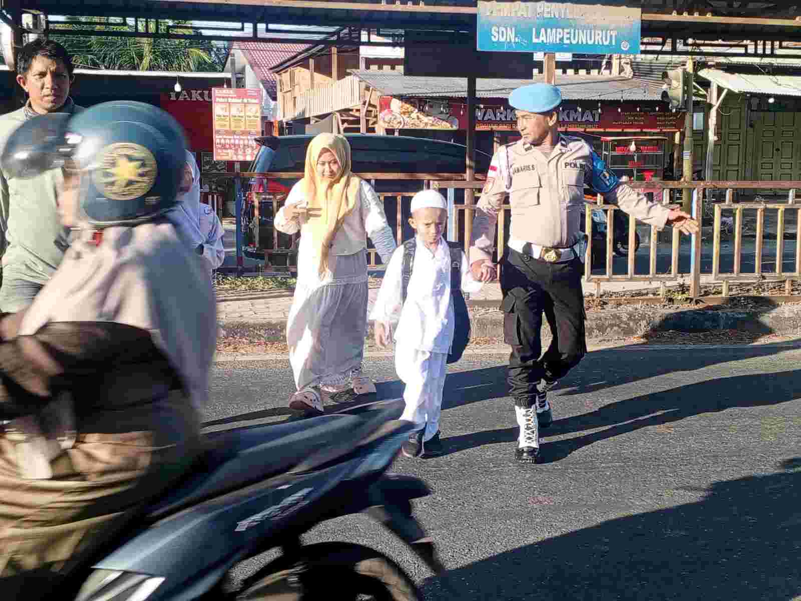 Polresta Banda Aceh Berikan Pelayanan Terbaik kepada Masyarakat Melalui Strong Point Pagi - Tribratanews Polresta Banda Aceh