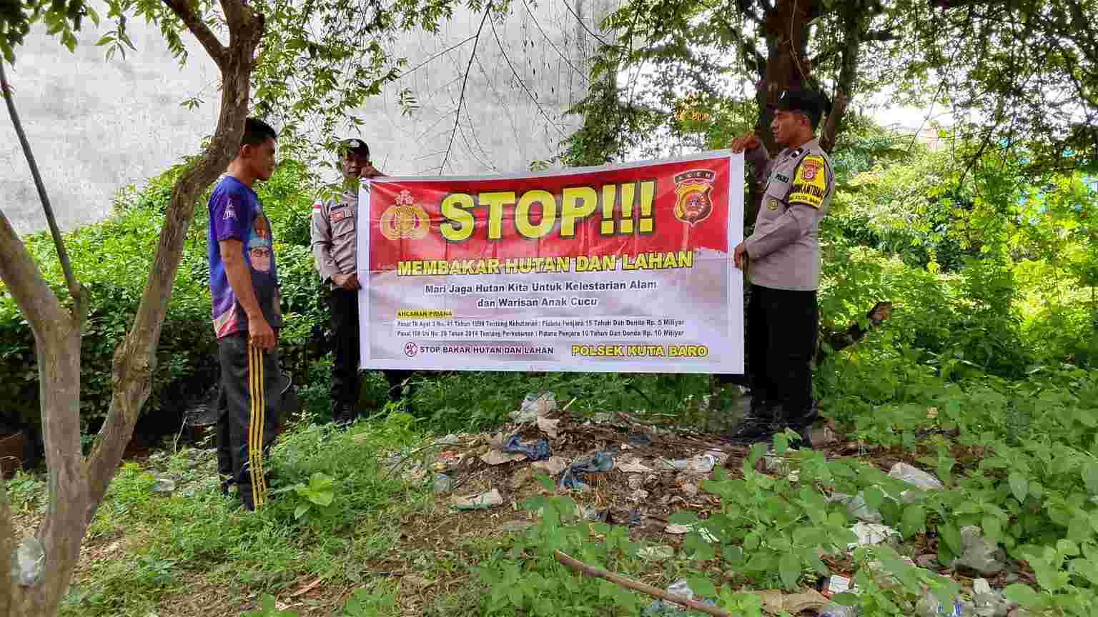 Bahaya Membakar Hutan dan Lahan, Begini Kata Bhabinkamtibmas Polresta Banda Aceh - Tribratanews Polresta Banda Aceh