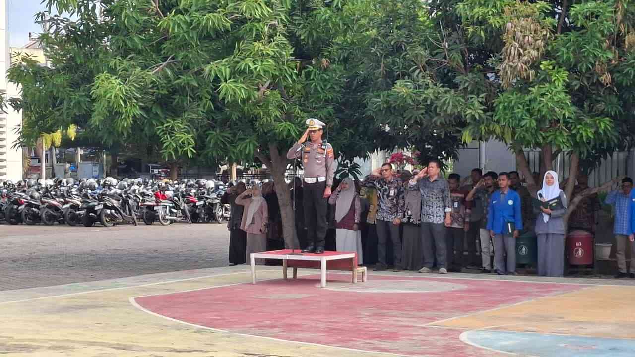 Kasat Lantas Polresta Banda Aceh Berikan Edukasi Lalu Lintas kepada Pelajar SMK-SMTI