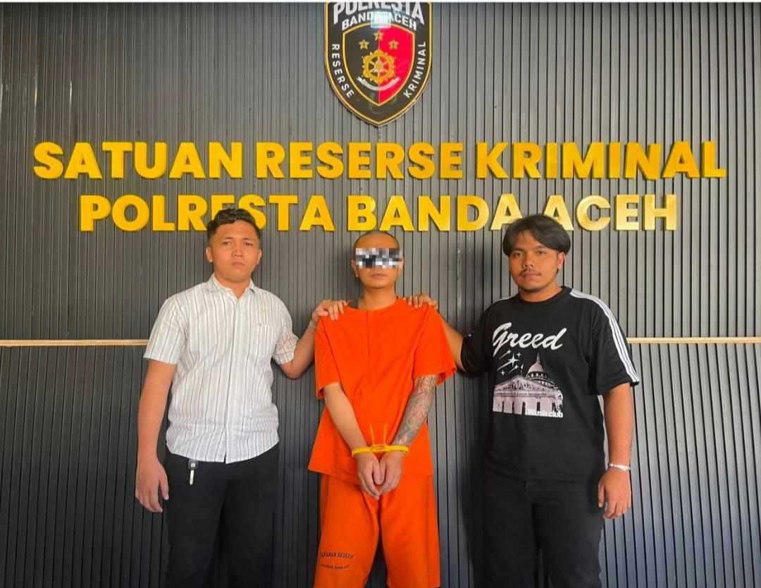 Tikam Korban Tujuh Kali Pakai Badik, Terduga Pelaku Diamankan di Polresta Banda Aceh - Tribratanews Polresta Banda Aceh