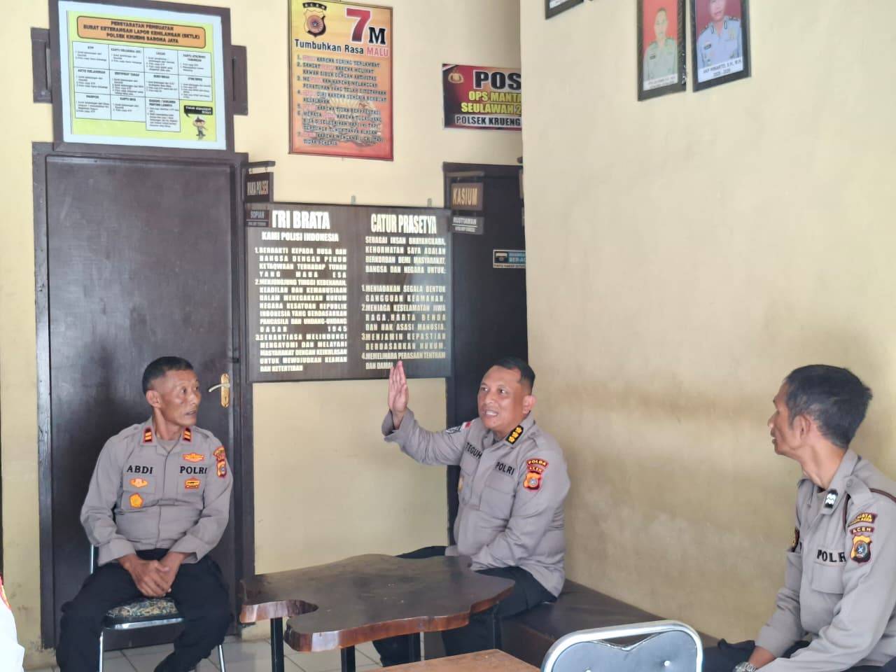 Plt Kapolresta Banda Aceh Cek Kesiapan Personel di Polsek Ulee Kareng dan Krueng Barona Jaya - Tribratanews Polresta Banda Aceh