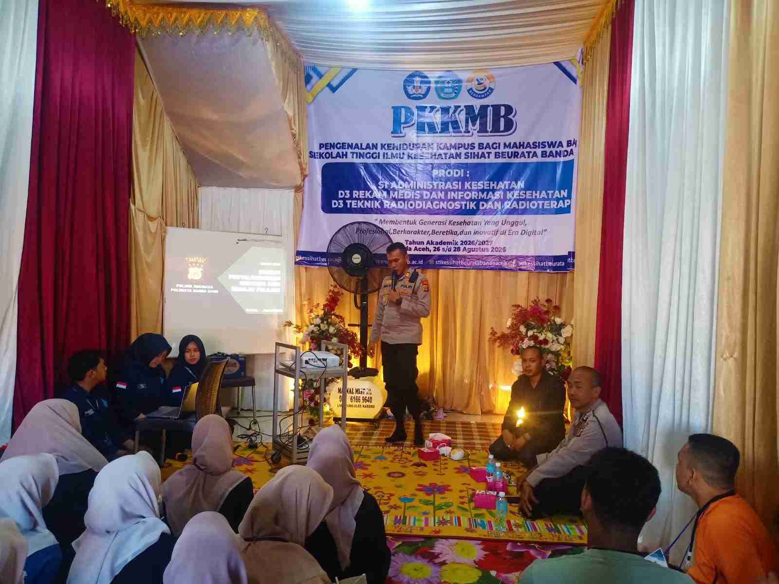 Polsek Meuraxa Beri Pembekalan Pengenalan Kampus dan Bahaya Narkoba kepada Mahasiswa Baru STIKES Sihat Beurata - Tribratanews Polresta Banda Aceh