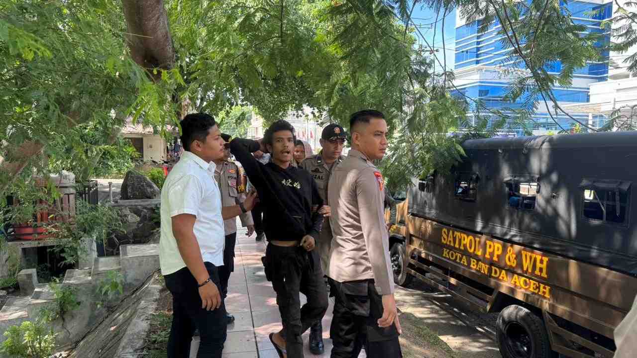 Satpol PP dan WH Bersama Polresta Banda Aceh Tertibkan Gelandangan, Dibawa ke Rumah Singgah