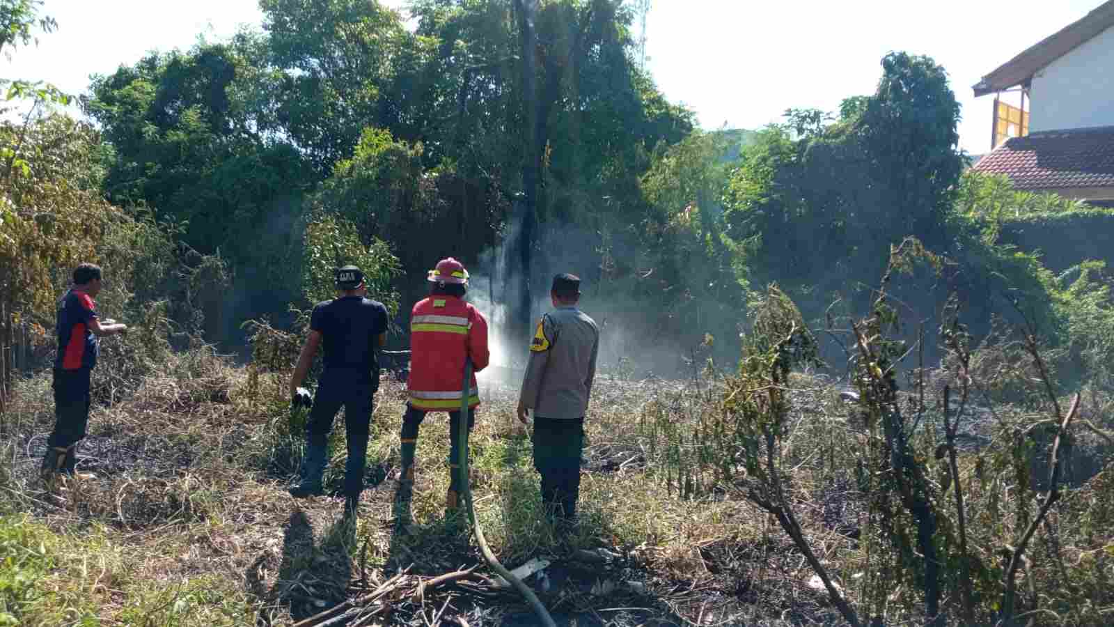 Lahan Kosong di Lamteumen Timur Terbakar, Polisi Imbau Warga Tidak Bakar Sampah Sembarangan