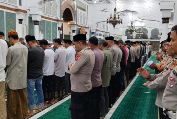 Polresta Banda Aceh Gelar Safari Subuh di Masjid Raya Baiturrahman Setiap Akhir Pekan - Tribratanews Polresta Banda Aceh