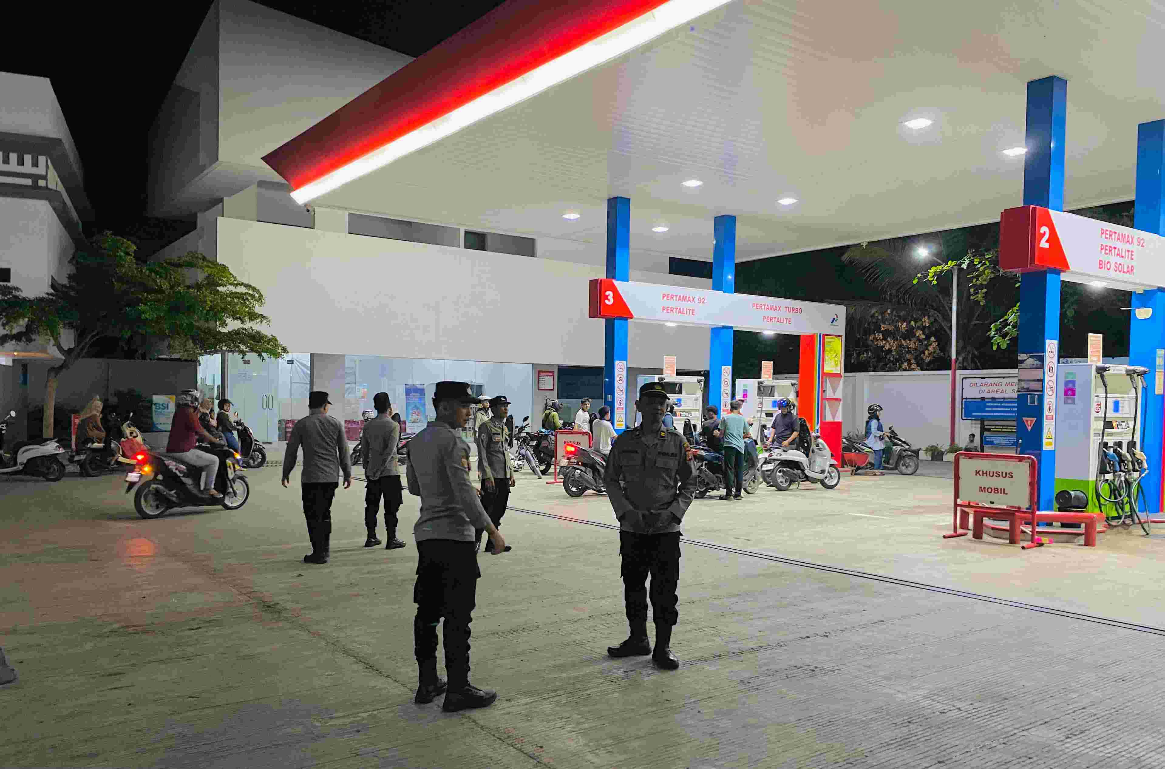 Malam Weekend, Polresta Banda Aceh Kerahkan Personel Jaga Keamanan - Tribratanews Polresta Banda Aceh