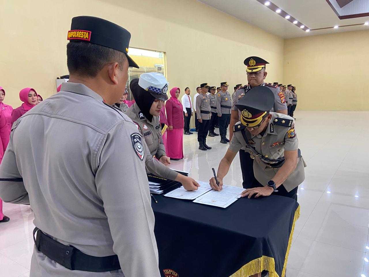 Polresta Banda Aceh Gelar Sertijab, Kompol Mawardi Menjadi Kabag Ops - Tribratanews Polresta Banda Aceh
