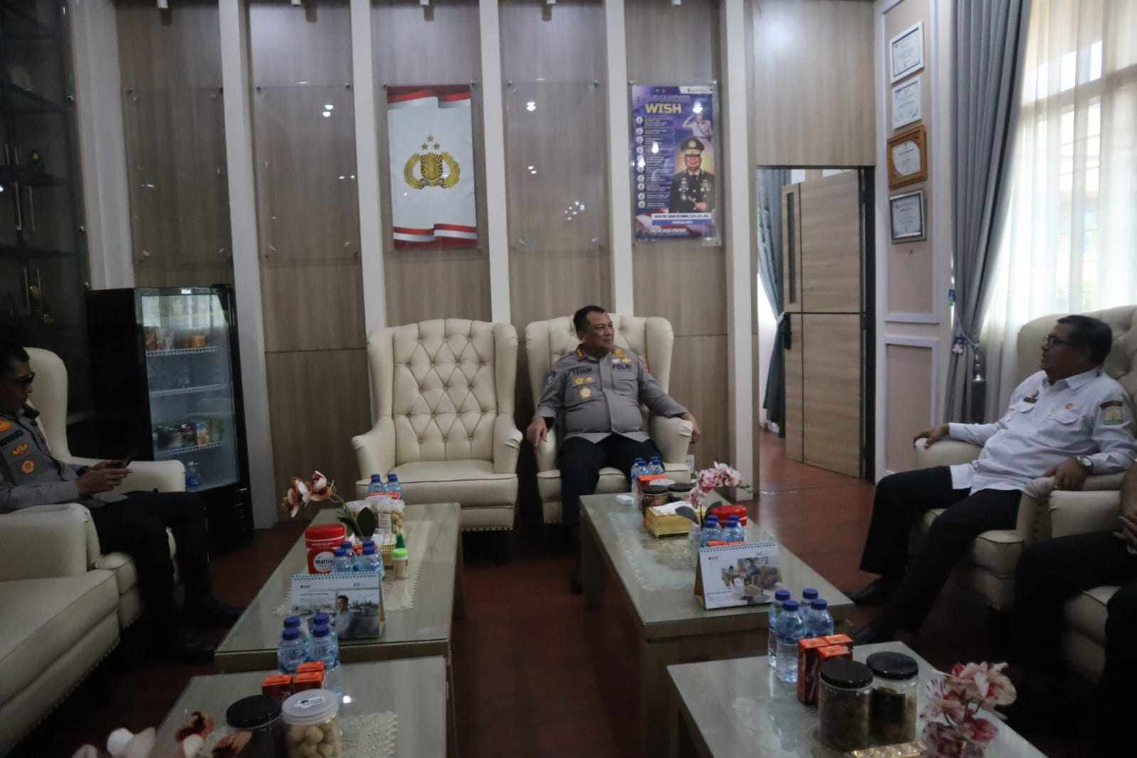 Eratkan Silaturrahmi, Kapolresta Banda Aceh Sambut Kunker Kadis Kominsa Aceh - Tribratanews Polresta Banda Aceh