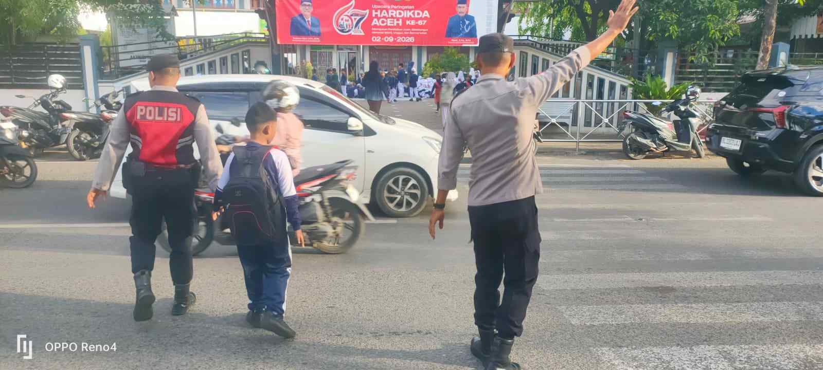 Polresta Banda Aceh Gelar Strong Point Pagi, Amankan Jalur Lalu Lintas - Tribratanews Polresta Banda Aceh