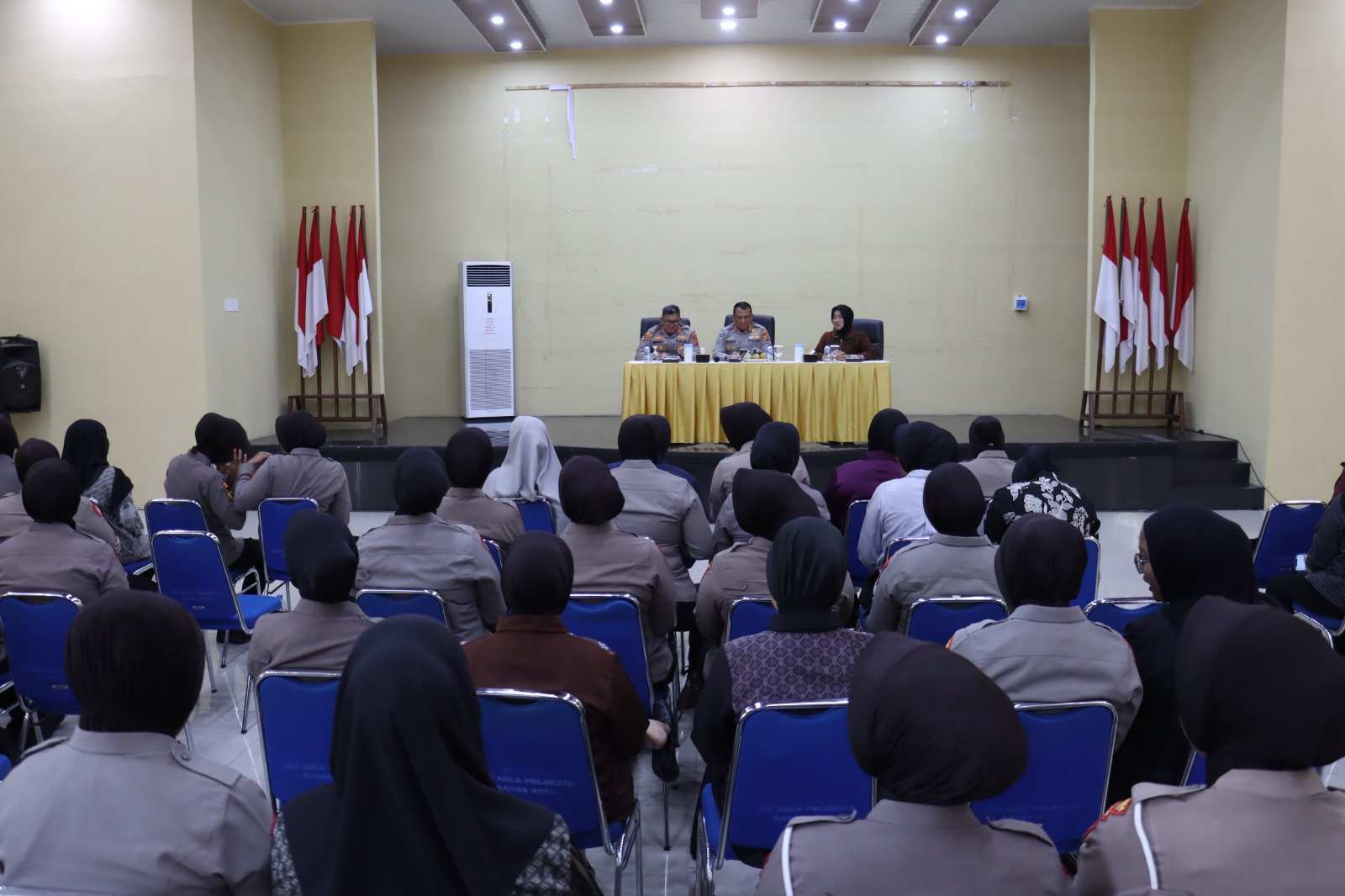 Kapolresta Banda Aceh Berikan Arahan bagi Para Polwan - Tribratanews Polresta Banda Aceh